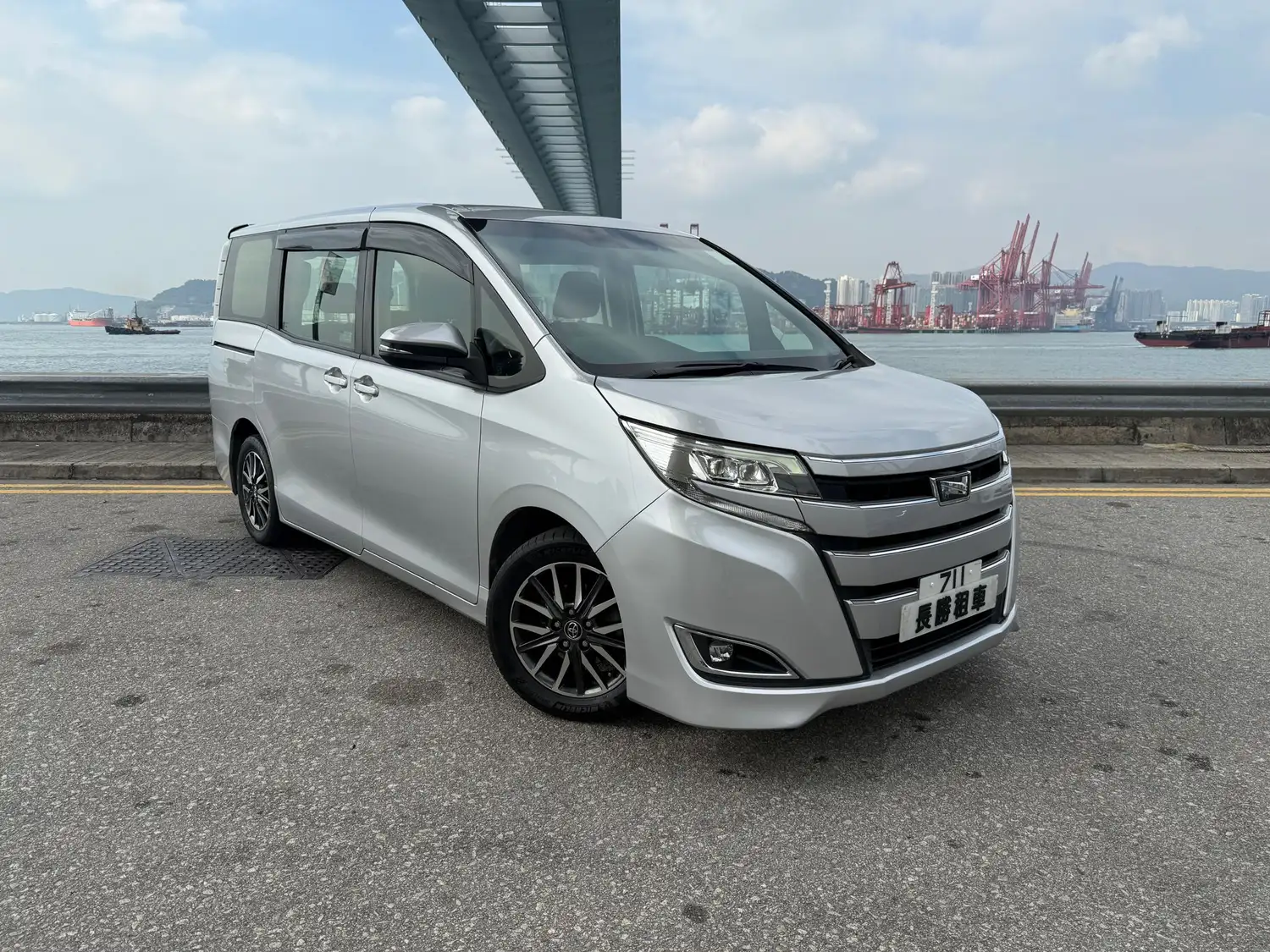 TOYOTA NOAH 租車 - 香港租車
