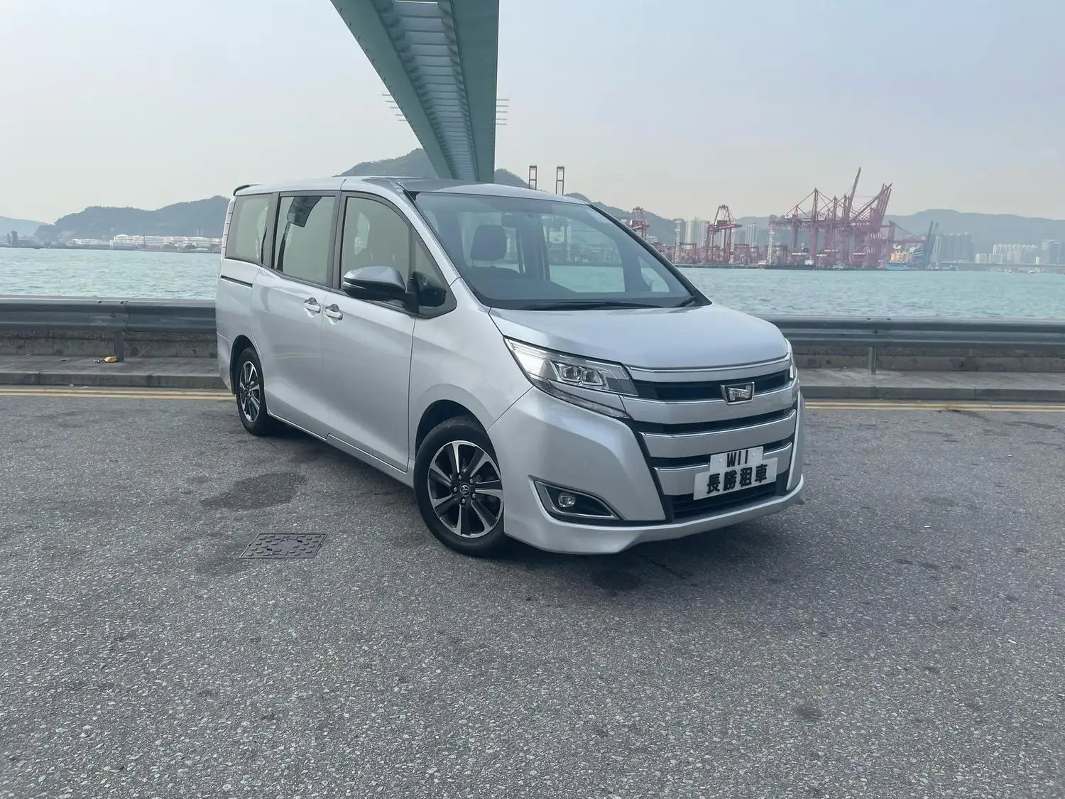 TOYOTA NOAH 租車 - 香港租車
