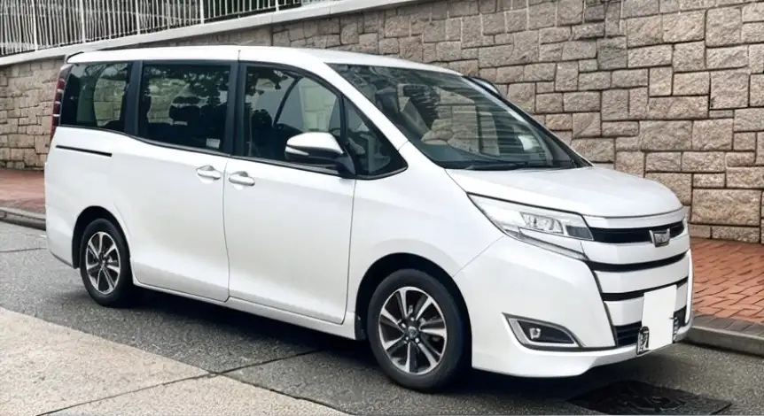 TOYOTA NOAH 租車 - 香港租車